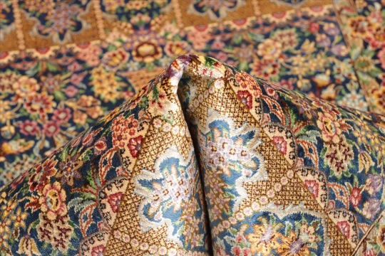 Ghom Silk Royal